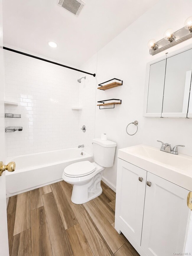 633 Wellwood Ave Unit A3