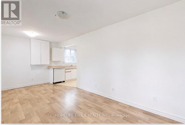Photo - 142 Riveredge Dr