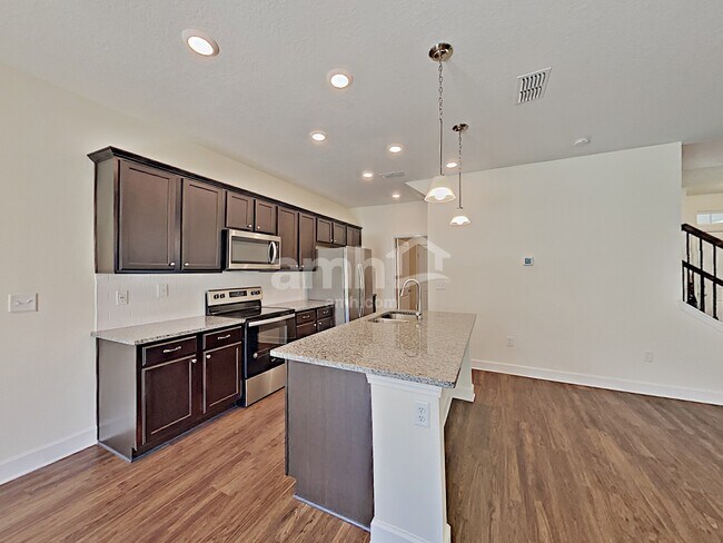 Photo - 8595 Highfield Ave