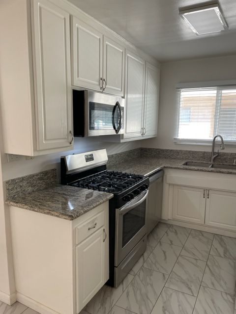 Photo - 141 N Kenwood St Apartment