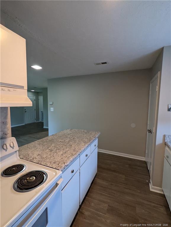 Photo - 833 Applewood Ln