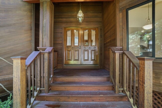 Photo - Spectacular 2 story home w/pool in Round Hill Country Club