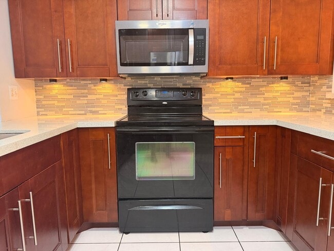 Photo - 410 NW 214th St