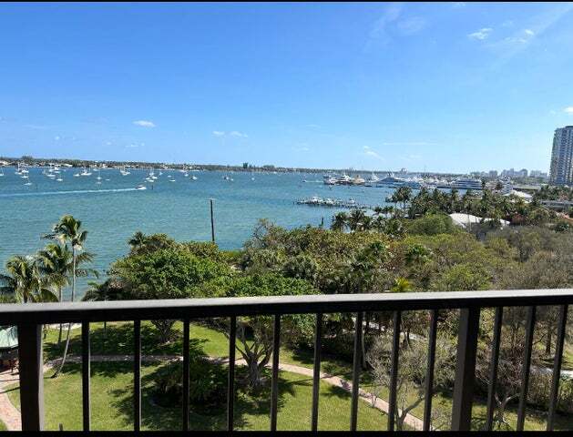 Photo - 5200 N Flagler Dr