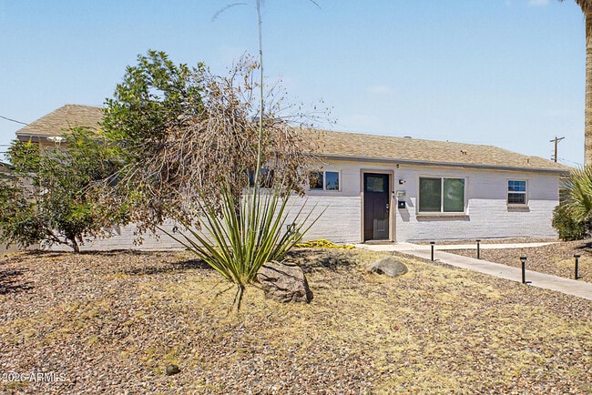 Photo - 2208 W San Miguel Ave