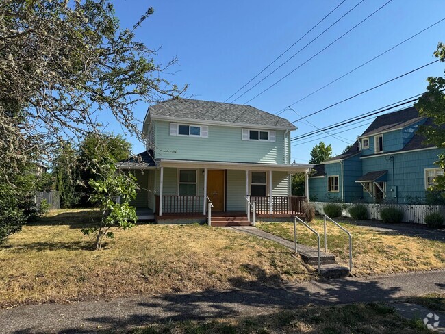 Building Photo - 3 Bedroom House off Jefferson St.