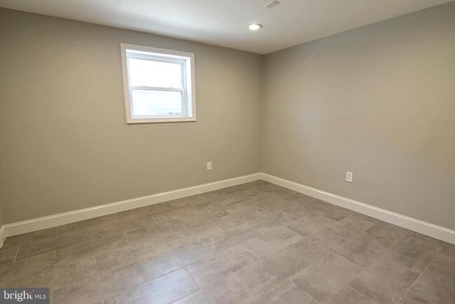 Photo - 304 Sixth St
