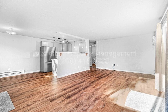 Photo - 1419 E Stiner Ave