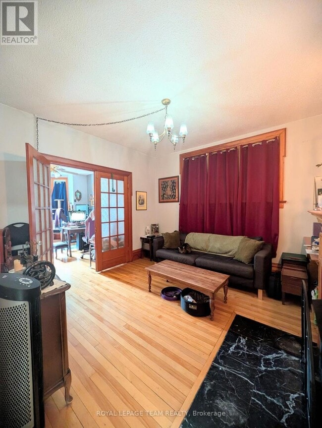 Photo - 44 Spadina Ave Unit 1