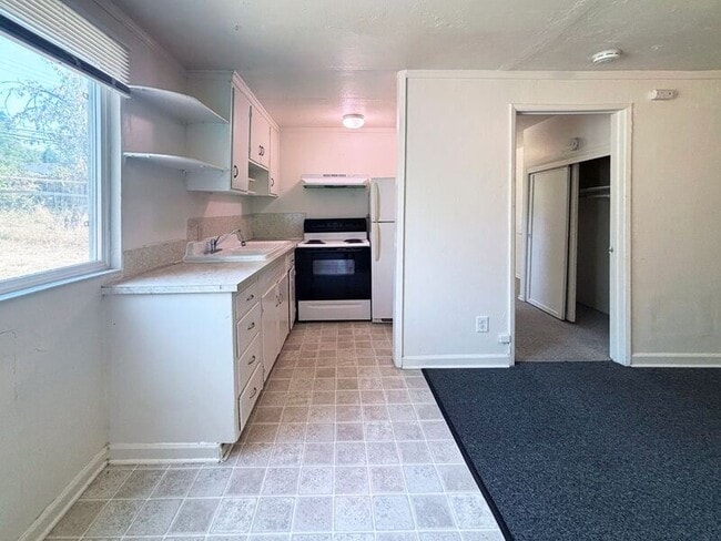 Photo - 1945 Lawrence St