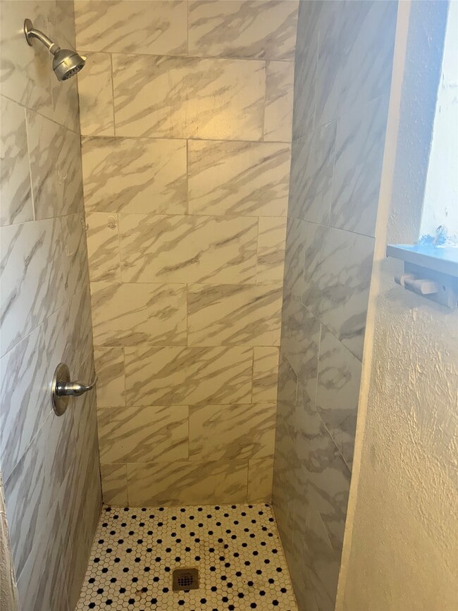 Photo - 1005 Spooner St Unit 7