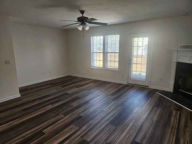 Photo - 4720 Windbreak Ln