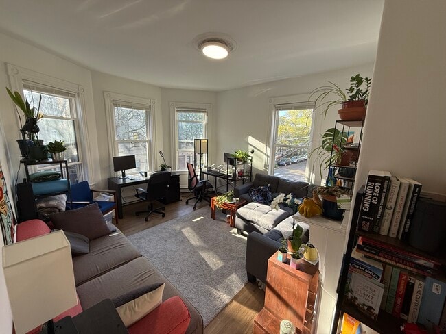 Photo - 254 Windsor St Unit 2L