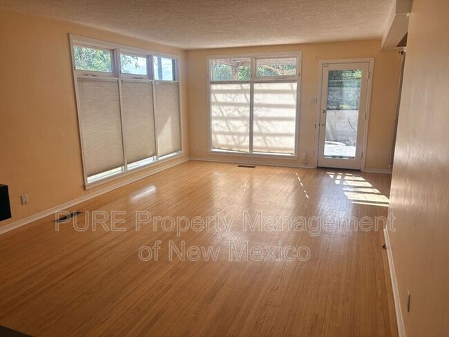 Photo - 1013 Richmond Dr SE