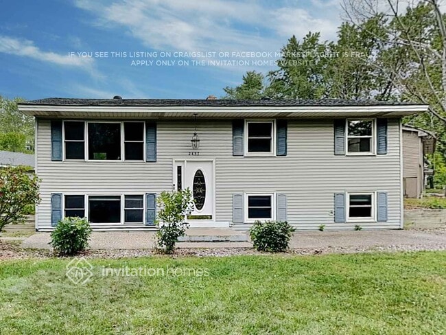 Building Photo - 2457 Spruce Pl Rental