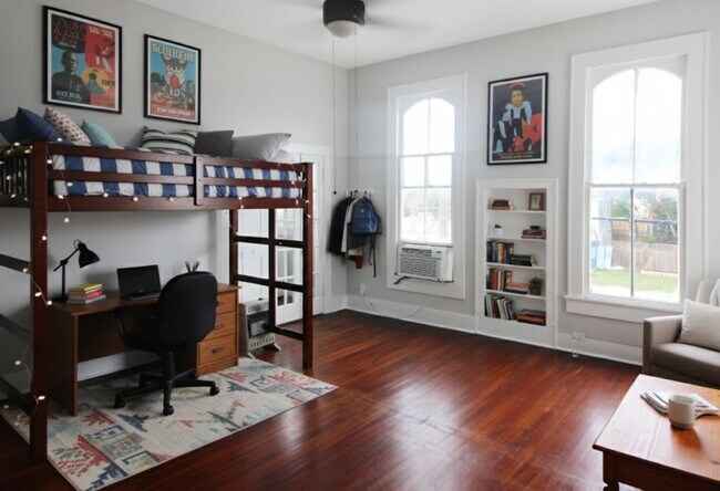 Building Photo - 1902 Church St Unit 10