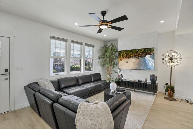 Photo - 1466 Hamlet St