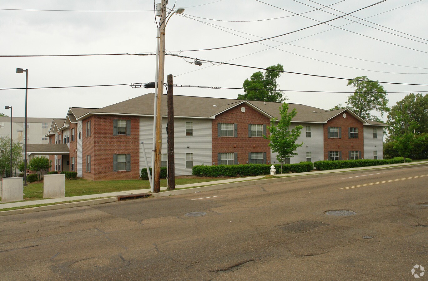 Webb Park Apartments - Webb Park Apartments