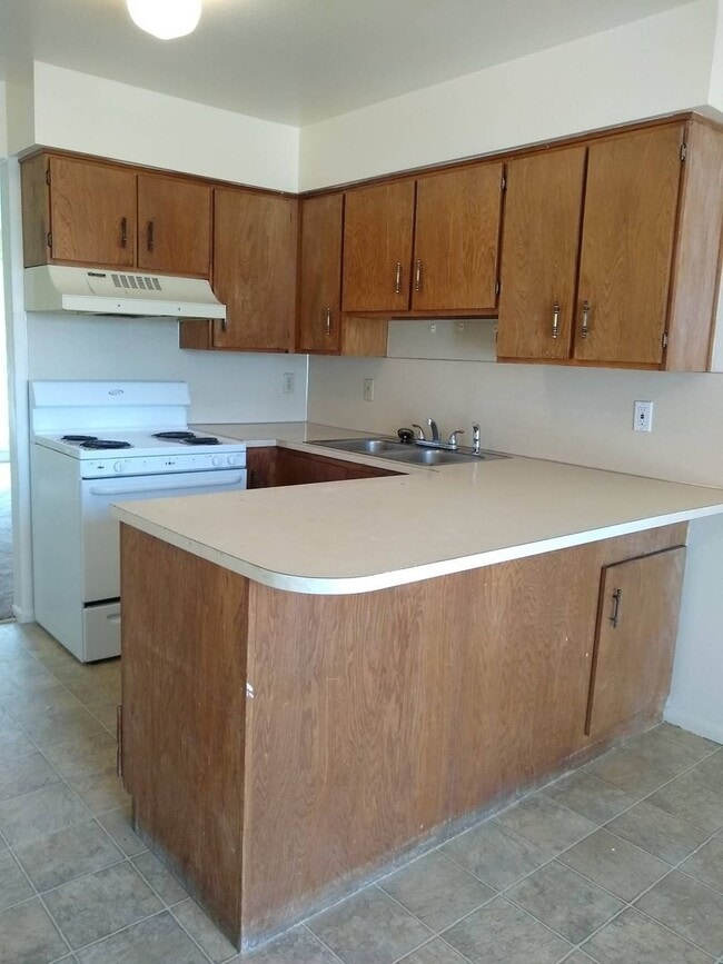 Photo - Duplex w Large Backyard + 1 car detached g...