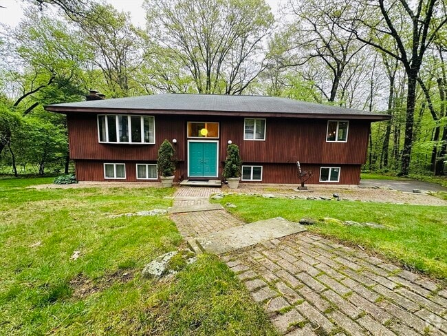 Building Photo - 45 Brentwood Rd Rental