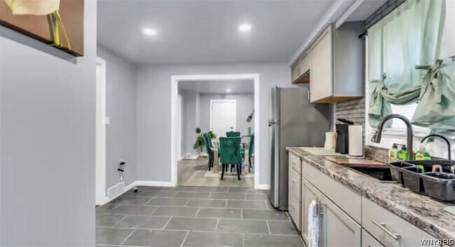 Photo - 1536 Niagara Ave