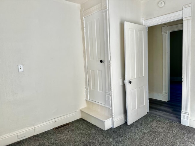 Photo - 647 W Lexington Ave Unit 3