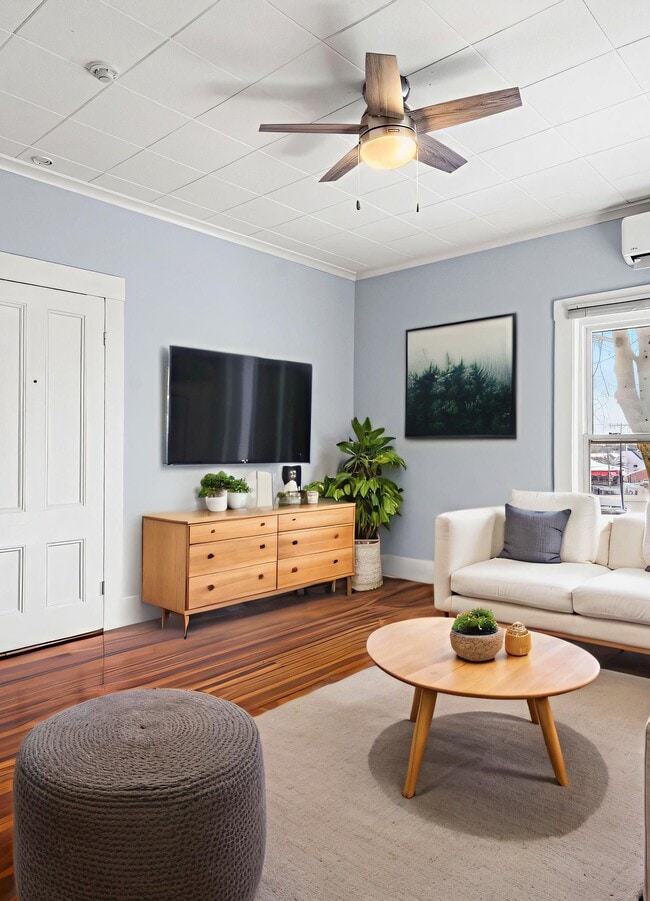 Building Photo - 1281 Middlesex St Unit 4