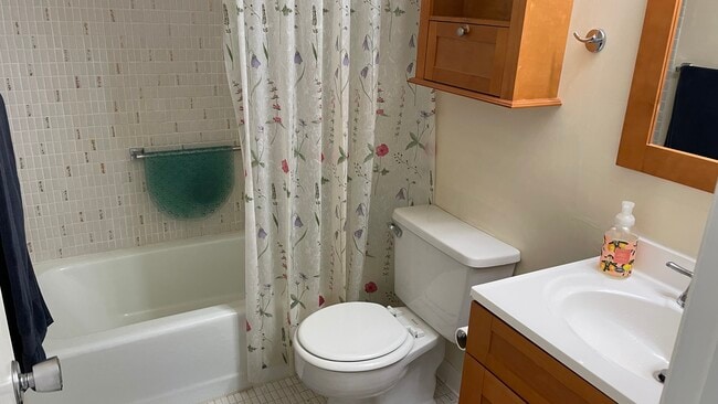 Photo - 3280 Cynthia Ln Unit 204