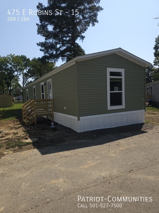 Building Photo - 475 E Robins St