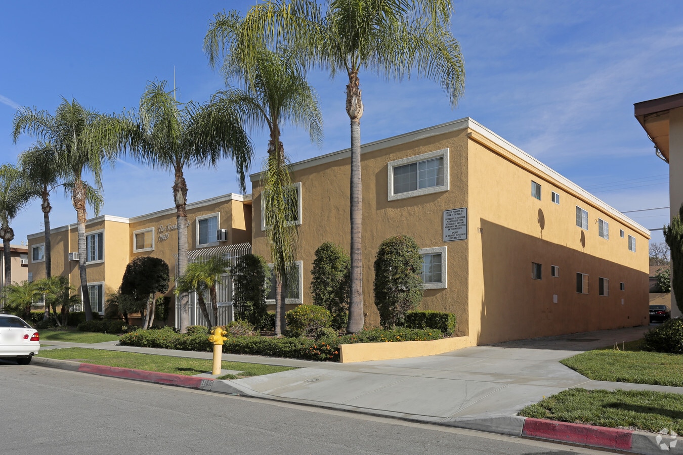 Tradewinds Apartments - Tradewinds Apartments