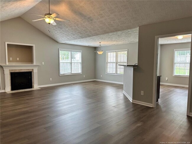 Photo - 654 Hogart St