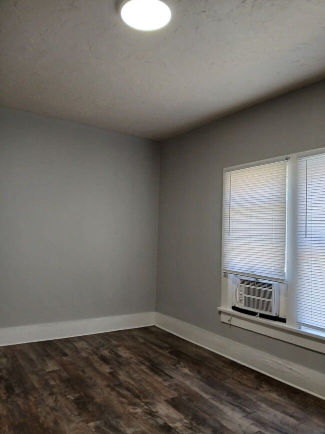 Photo - 409-409 S Walts Ave Unit 405 3