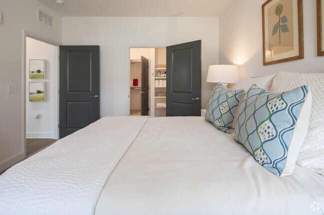 2BR, 2BA - 1,208SF - Primary Bedroom