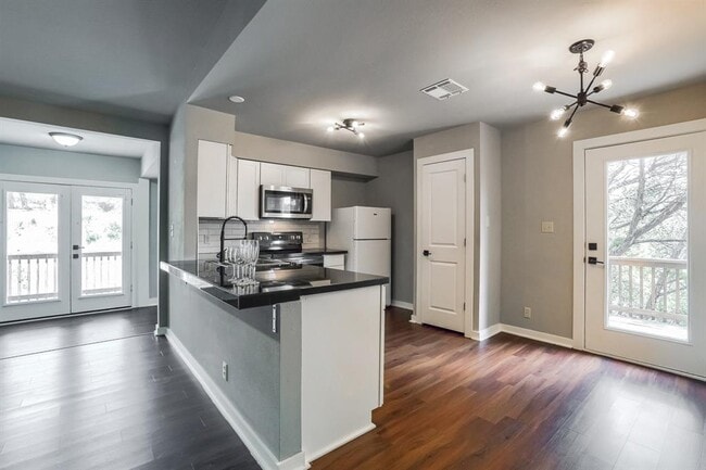 Photo - 5909 Lago Vista Way Unit A