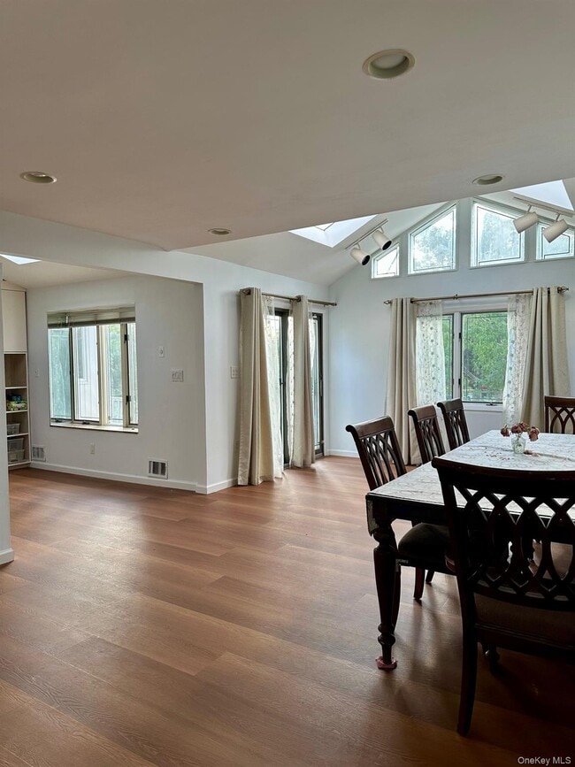 Photo - 23 Clinton Ln