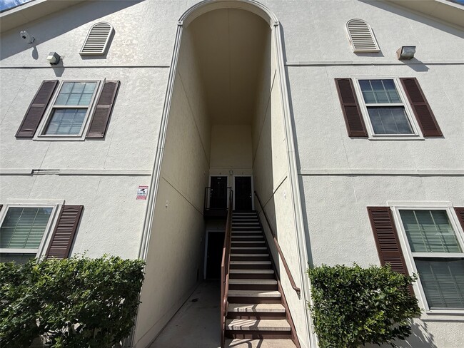 Photo - 304 Dell Ct