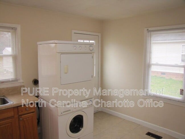 Photo - 680 Tulsa Ct NW