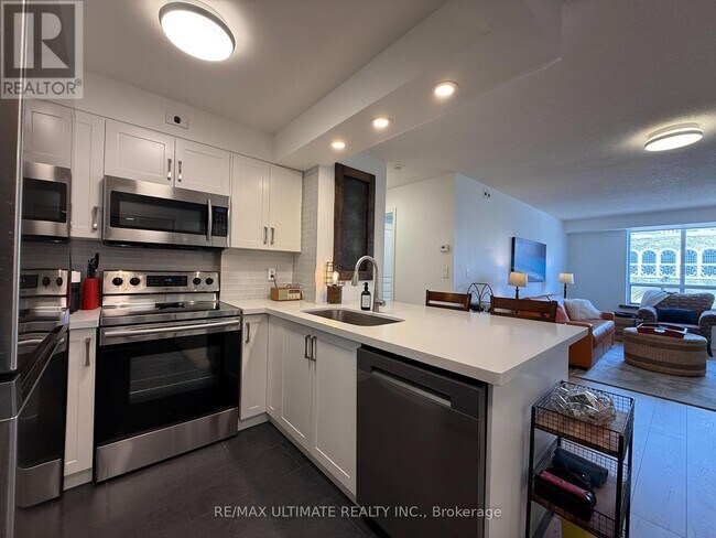 Photo - 1765 Queen St E Unit 312
