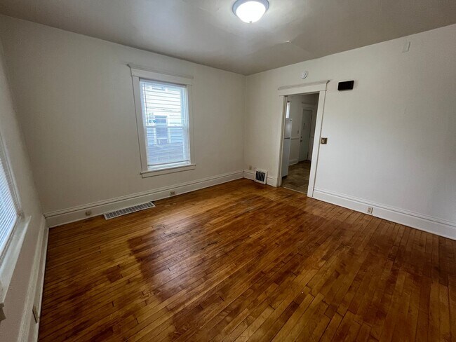 Photo - 327 S Gardiner Ave Unit 327 S. Gardiner #1