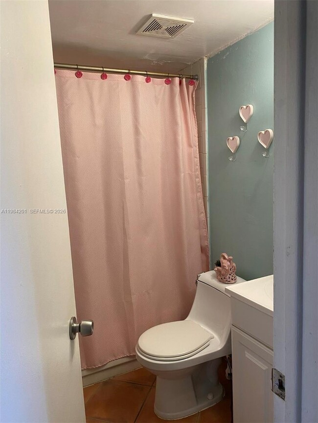 Photo - 1801 S Treasure Dr Unidad 414