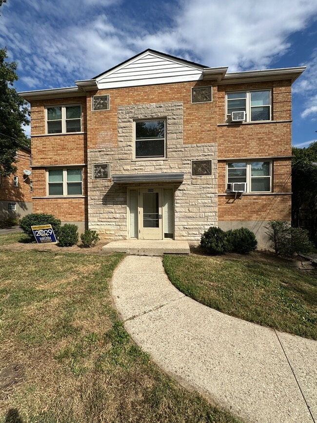 Building Photo - 6086 Dryden Ave Unit 2