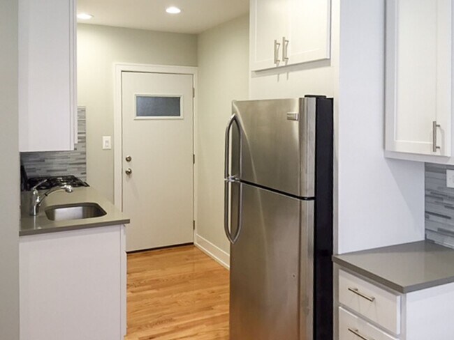 Photo - 538 W Cornelia Ave