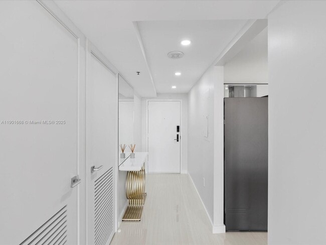 Photo - 8877 Collins Ave Unidad 704