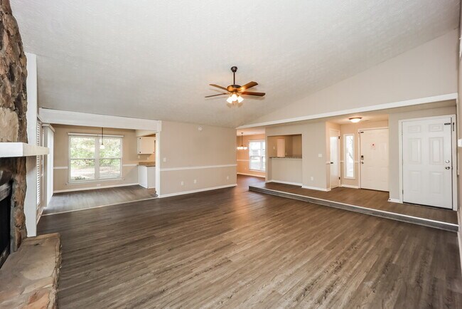 Photo - 8449 Willows Terrace