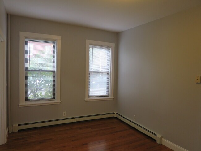 Photo - 564 Putnam Ave Unit 1R