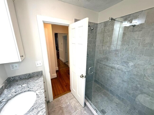 Photo - 441 Broadway Unidad 2