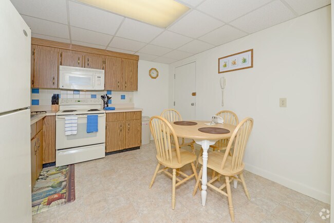 J.E. Furnished Apartments of Quincy