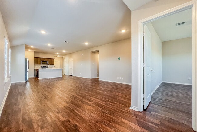 Photo - 1805 Tulipwood Dr