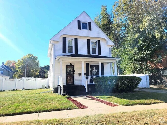 Building Photo - 1122 W Grand Ave Unit 2- Upper Rental