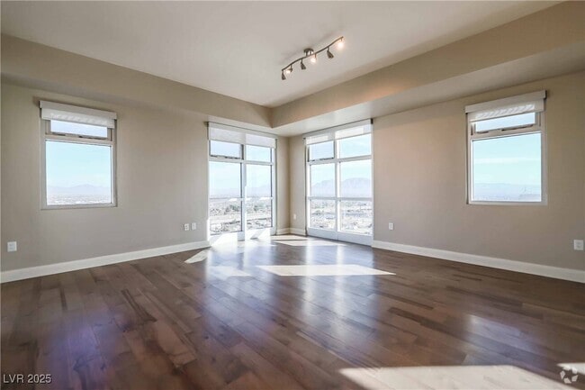 Building Photo - 150 S Las Vegas Blvd Unit 2014 Rental